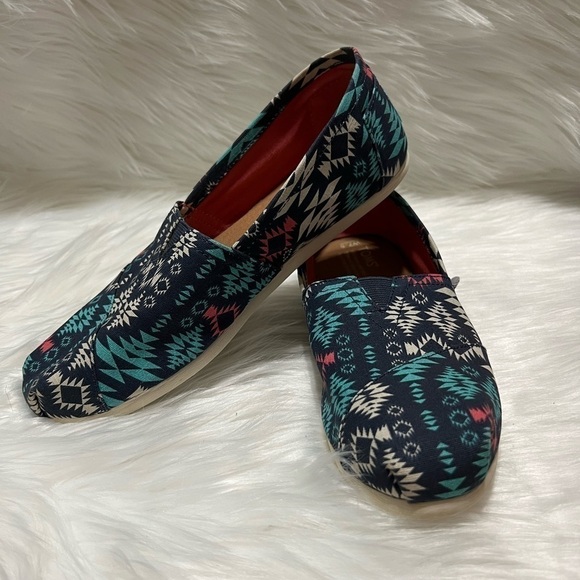 TOM’S Aztec Print Multicolor Women Shoes Sz W7.5 - Picture 2 of 16